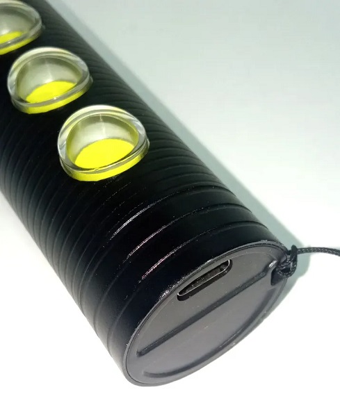 Επαναφορτιζόμενος φακός LED - 985-P50 - 272536